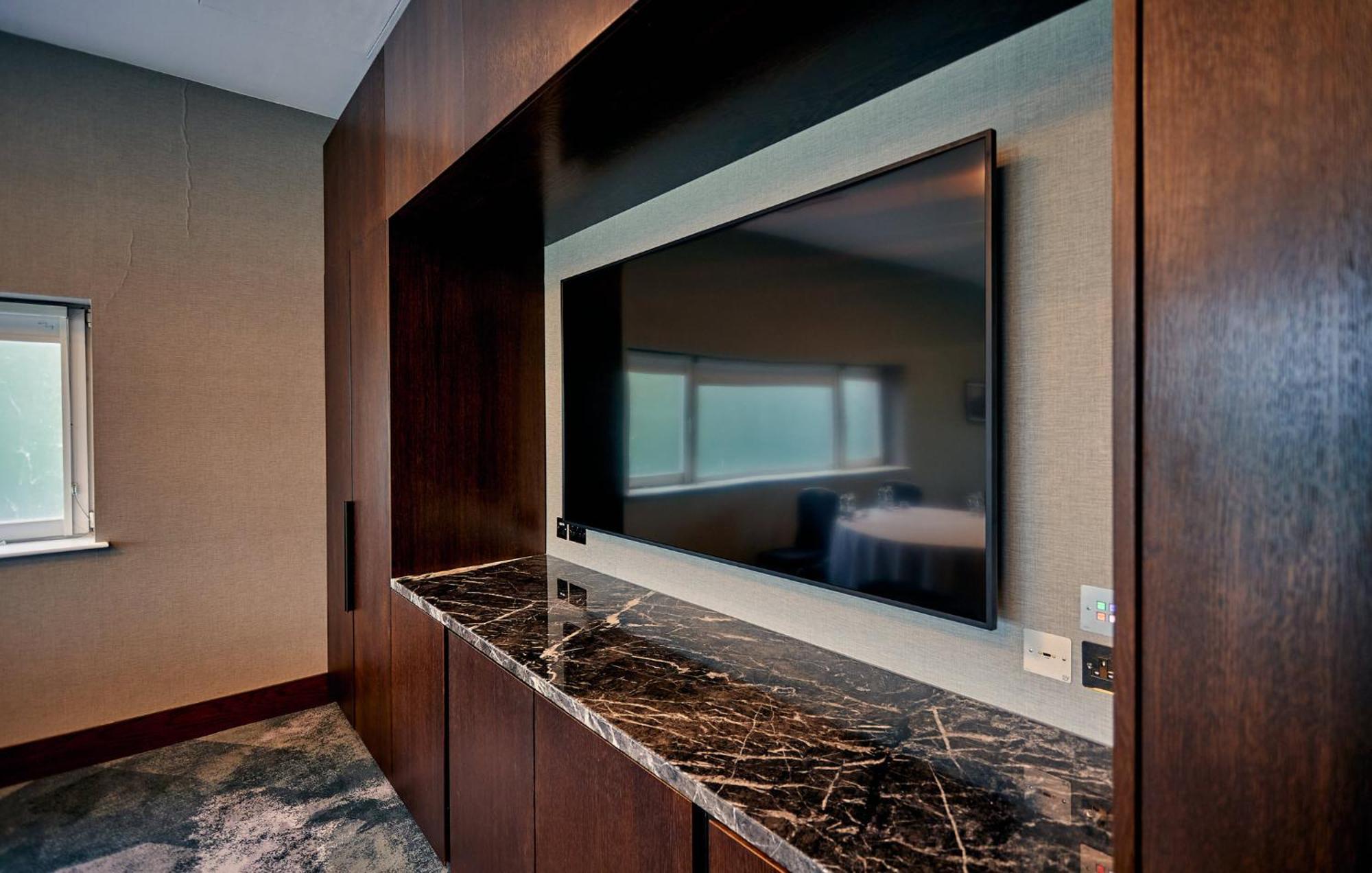 Crowne Plaza By Ihg Отель Марлоу